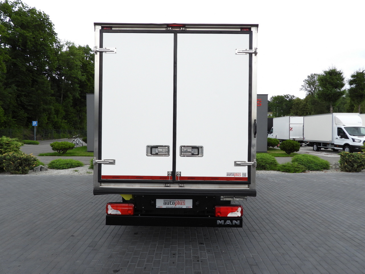 Arrendamiento de MAN TGE 3.180 REGRIGERATOR BOX 0*C CRUISE CONTROL TWIN WHEELS AIR CONDITIONING  180HP MAN TGE 3.180 REGRIGERATOR BOX 0*C CRUISE CONTROL TWIN WHEELS AIR CONDITIONING  180HP: foto 11