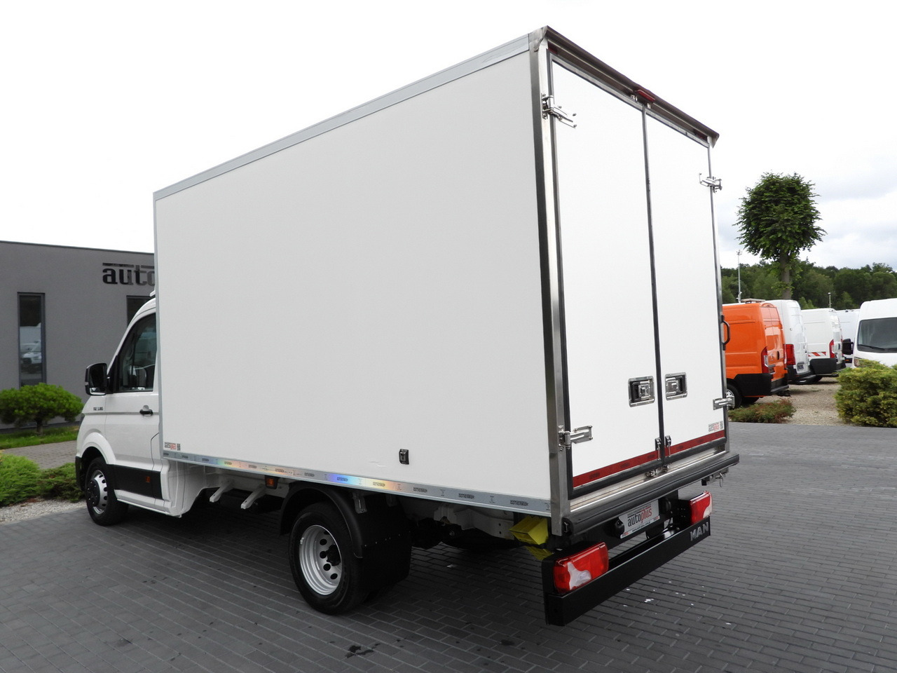 Arrendamiento de MAN TGE 3.180 REGRIGERATOR BOX 0*C CRUISE CONTROL TWIN WHEELS AIR CONDITIONING  180HP MAN TGE 3.180 REGRIGERATOR BOX 0*C CRUISE CONTROL TWIN WHEELS AIR CONDITIONING  180HP: foto 10