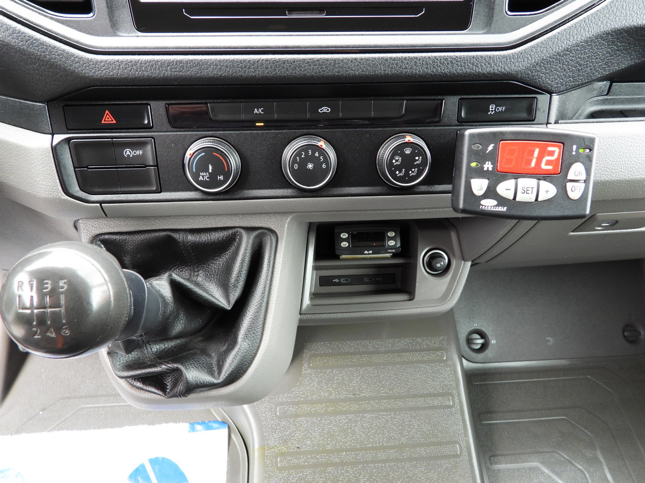 Arrendamiento de MAN TGE 3.180 REGRIGERATOR BOX 0*C CRUISE CONTROL TWIN WHEELS AIR CONDITIONING  180HP MAN TGE 3.180 REGRIGERATOR BOX 0*C CRUISE CONTROL TWIN WHEELS AIR CONDITIONING  180HP: foto 38