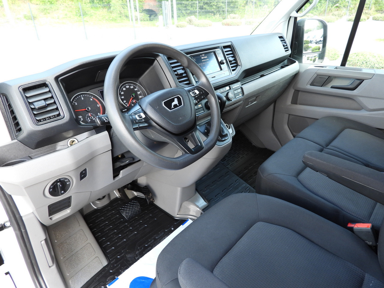 MAN TGE REFRIGERATOR VAN -5*C POWER SUPPLY 230V CRUISE CONTROL AUTOMATIC TRANSMISSION AIR CONDITIONING 180HP - Furgoneta frigorifica: foto 2 MAN TGE REFRIGERATOR VAN -5*C POWER SUPPLY 230V CRUISE CONTROL AUTOMATIC TRANSMISSION AIR CONDITIONING 180HP - Furgoneta frigorifica: foto 2