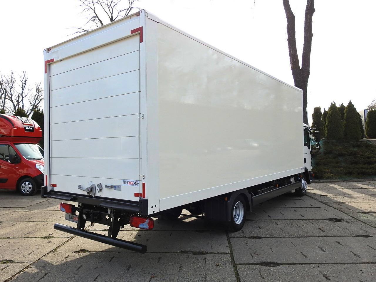 MAN TGL 8.18 BOX 16 PALLETS CRUISE CONTROL TWIN WHEELS 180HP - Furgoneta caja cerrada: foto 3 MAN TGL 8.18 BOX 16 PALLETS CRUISE CONTROL TWIN WHEELS 180HP - Furgoneta caja cerrada: foto 3