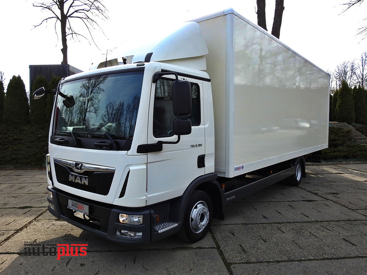 MAN TGL 8.18 BOX 16 PALLETS CRUISE CONTROL TWIN WHEELS 180HP - Furgoneta caja cerrada: foto 1 MAN TGL 8.18 BOX 16 PALLETS CRUISE CONTROL TWIN WHEELS 180HP - Furgoneta caja cerrada: foto 1