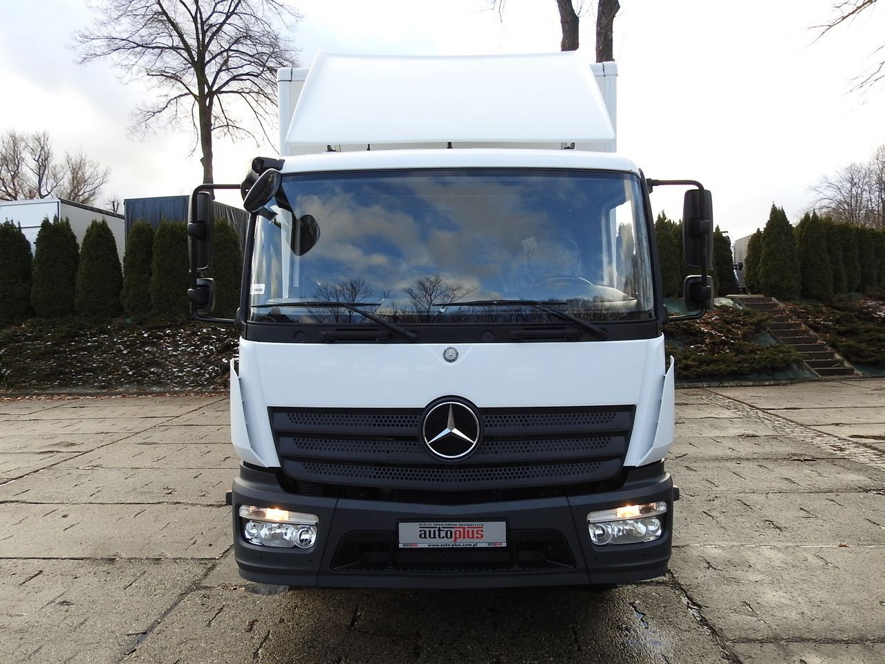 MERCEDES ATEGO 12.24 BOX LIFT 18 PALLETS CRUISE CONTROL AUTOMATIC TRANSMISSION TWIN WHEELS AIR CONDITIONING 240HP - Camión caja cerrada: foto 5 MERCEDES ATEGO 12.24 BOX LIFT 18 PALLETS CRUISE CONTROL AUTOMATIC TRANSMISSION TWIN WHEELS AIR CONDITIONING 240HP - Camión caja cerrada: foto 5