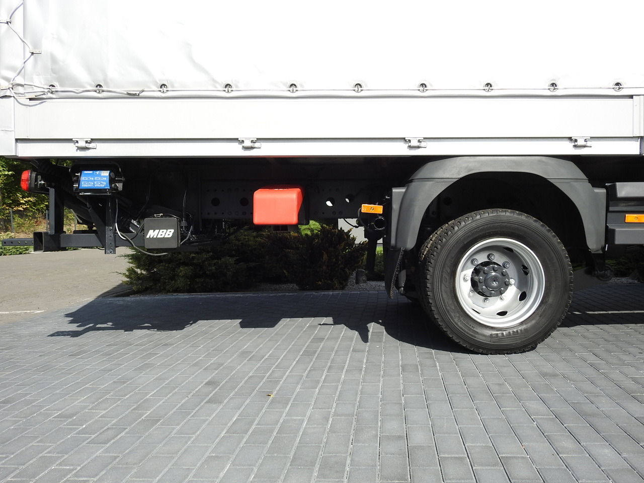 Camión lona MERCEDES ATEGO 1221 TARPAULIN LIFT 16 PALLETS WEBASTO AIR CONDITIONING PNEUMATICS TWIN WHEELS 230HP: foto 32 Camión lona MERCEDES ATEGO 1221 TARPAULIN LIFT 16 PALLETS WEBASTO AIR CONDITIONING PNEUMATICS TWIN WHEELS 230HP: foto 32