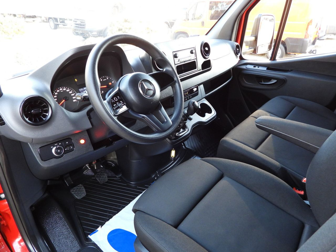 MERCEDES SPRINTER 316 TARPAULIN LIFT 8 PALLETS WEBASTO CRUISE CONTROL AIR CONDITIONING  160HP - Furgoneta con lona: foto 2 MERCEDES SPRINTER 316 TARPAULIN LIFT 8 PALLETS WEBASTO CRUISE CONTROL AIR CONDITIONING  160HP - Furgoneta con lona: foto 2