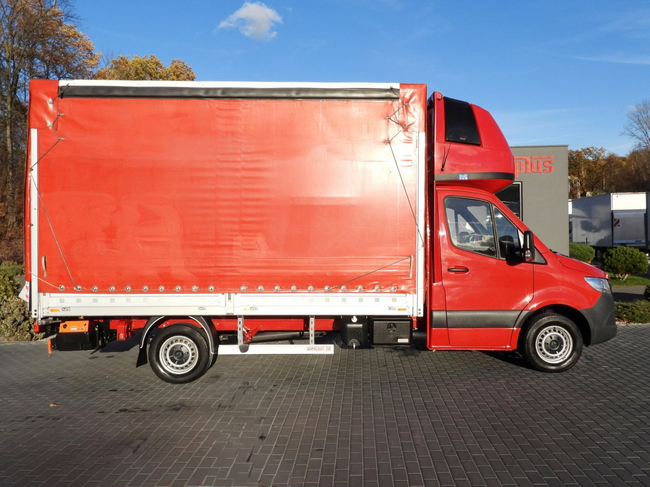 Arrendamiento de MERCEDES SPRINTER 316 TARPAULIN LIFT 8 PALLETS WEBASTO CRUISE CONTROL AIR CONDITIONING 160HP MERCEDES SPRINTER 316 TARPAULIN LIFT 8 PALLETS WEBASTO CRUISE CONTROL AIR CONDITIONING 160HP: foto 7 Arrendamiento de MERCEDES SPRINTER 316 TARPAULIN LIFT 8 PALLETS WEBASTO CRUISE CONTROL AIR CONDITIONING 160HP MERCEDES SPRINTER 316 TARPAULIN LIFT 8 PALLETS WEBASTO CRUISE CONTROL AIR CONDITIONING 160HP: foto 7