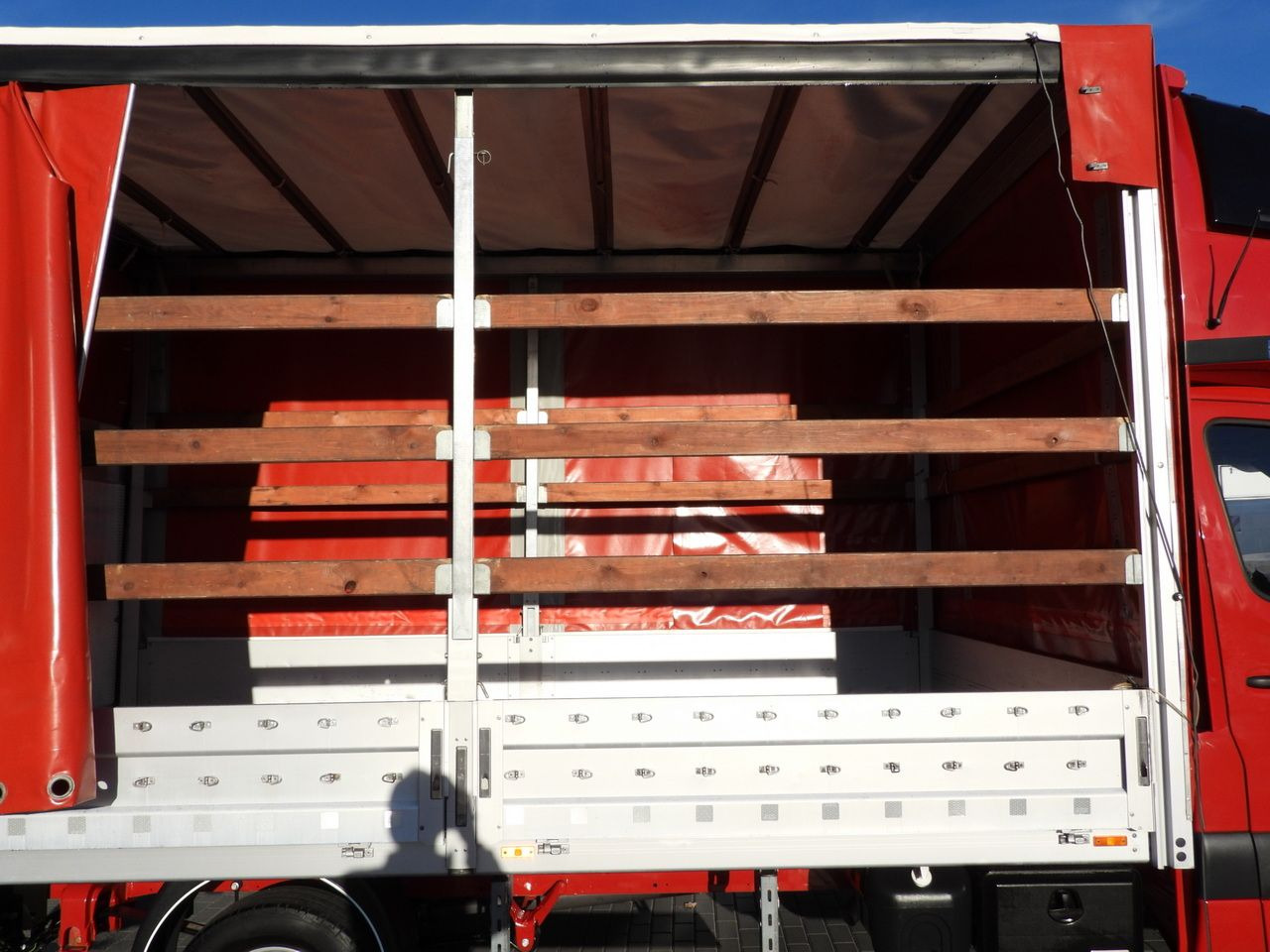 Arrendamiento de MERCEDES SPRINTER 316 TARPAULIN LIFT 8 PALLETS WEBASTO CRUISE CONTROL AIR CONDITIONING 160HP MERCEDES SPRINTER 316 TARPAULIN LIFT 8 PALLETS WEBASTO CRUISE CONTROL AIR CONDITIONING 160HP: foto 24 Arrendamiento de MERCEDES SPRINTER 316 TARPAULIN LIFT 8 PALLETS WEBASTO CRUISE CONTROL AIR CONDITIONING 160HP MERCEDES SPRINTER 316 TARPAULIN LIFT 8 PALLETS WEBASTO CRUISE CONTROL AIR CONDITIONING 160HP: foto 24