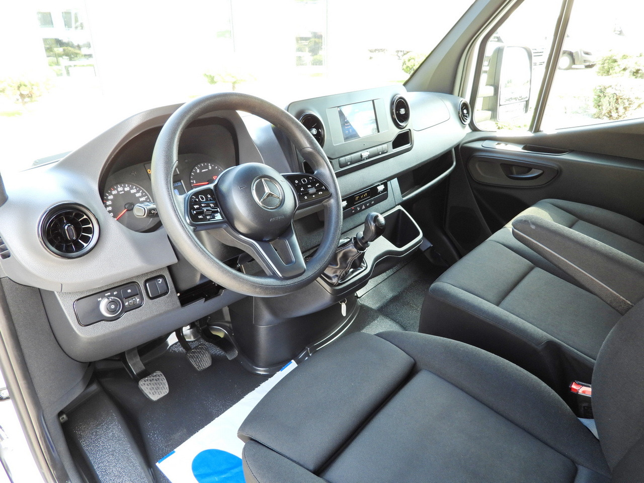 MERCEDES SPRINTER 514 BOX LIFT 8 PALLETS CRUISE CONTROL TWIN WHEELS AIR CONDITIONING  140HP - Furgoneta frigorifica: foto 2 MERCEDES SPRINTER 514 BOX LIFT 8 PALLETS CRUISE CONTROL TWIN WHEELS AIR CONDITIONING  140HP - Furgoneta frigorifica: foto 2