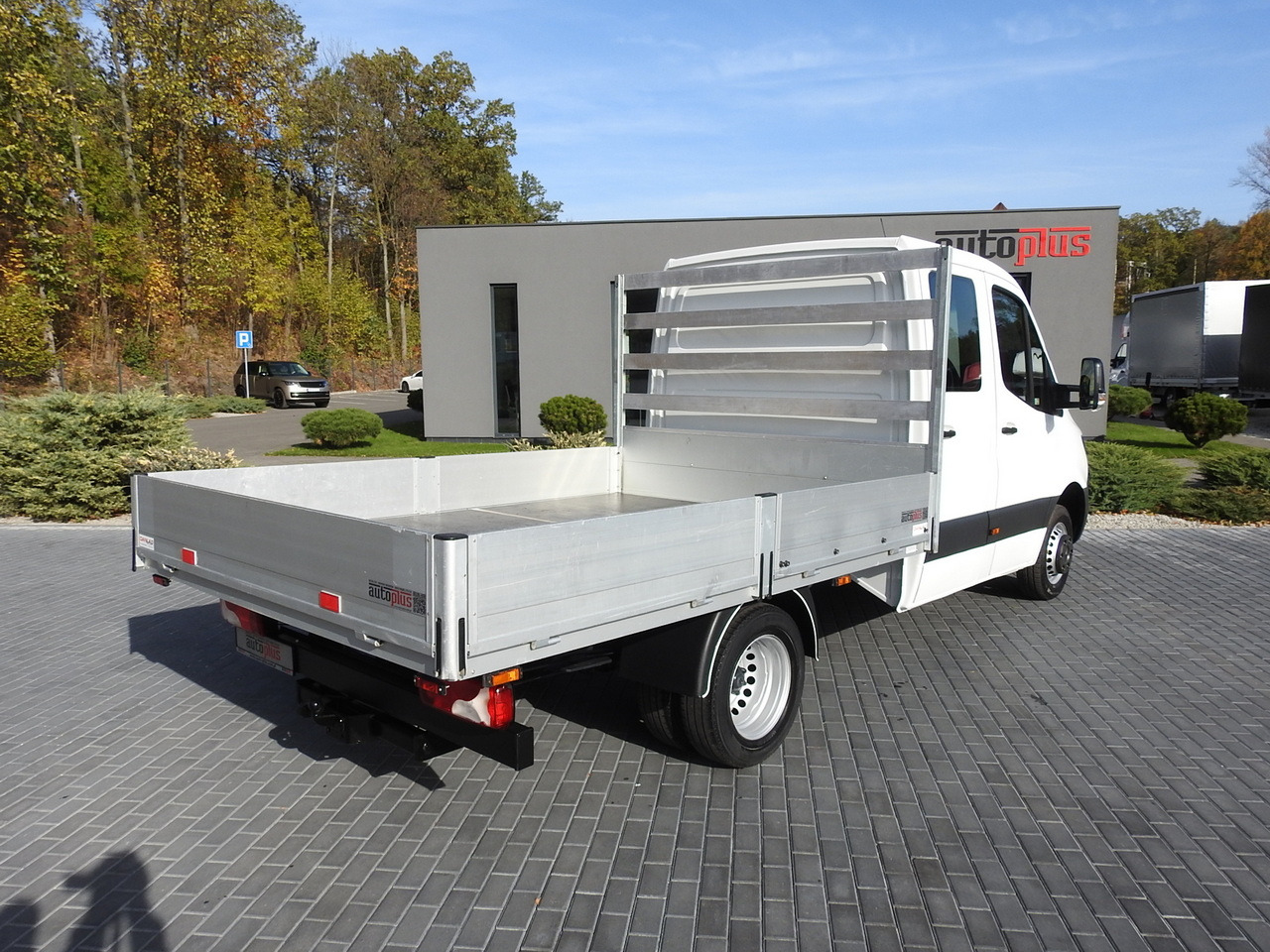 MERCEDES SPRINTER 516 STAKE BODY DOUBLE CABIN DOKA 6 SEATS CRUISE CONTROL AIR CONDITIONING TWIN WHEELS 160HP - Furgoneta caja abierta: foto 3 MERCEDES SPRINTER 516 STAKE BODY DOUBLE CABIN DOKA 6 SEATS CRUISE CONTROL AIR CONDITIONING TWIN WHEELS 160HP - Furgoneta caja abierta: foto 3