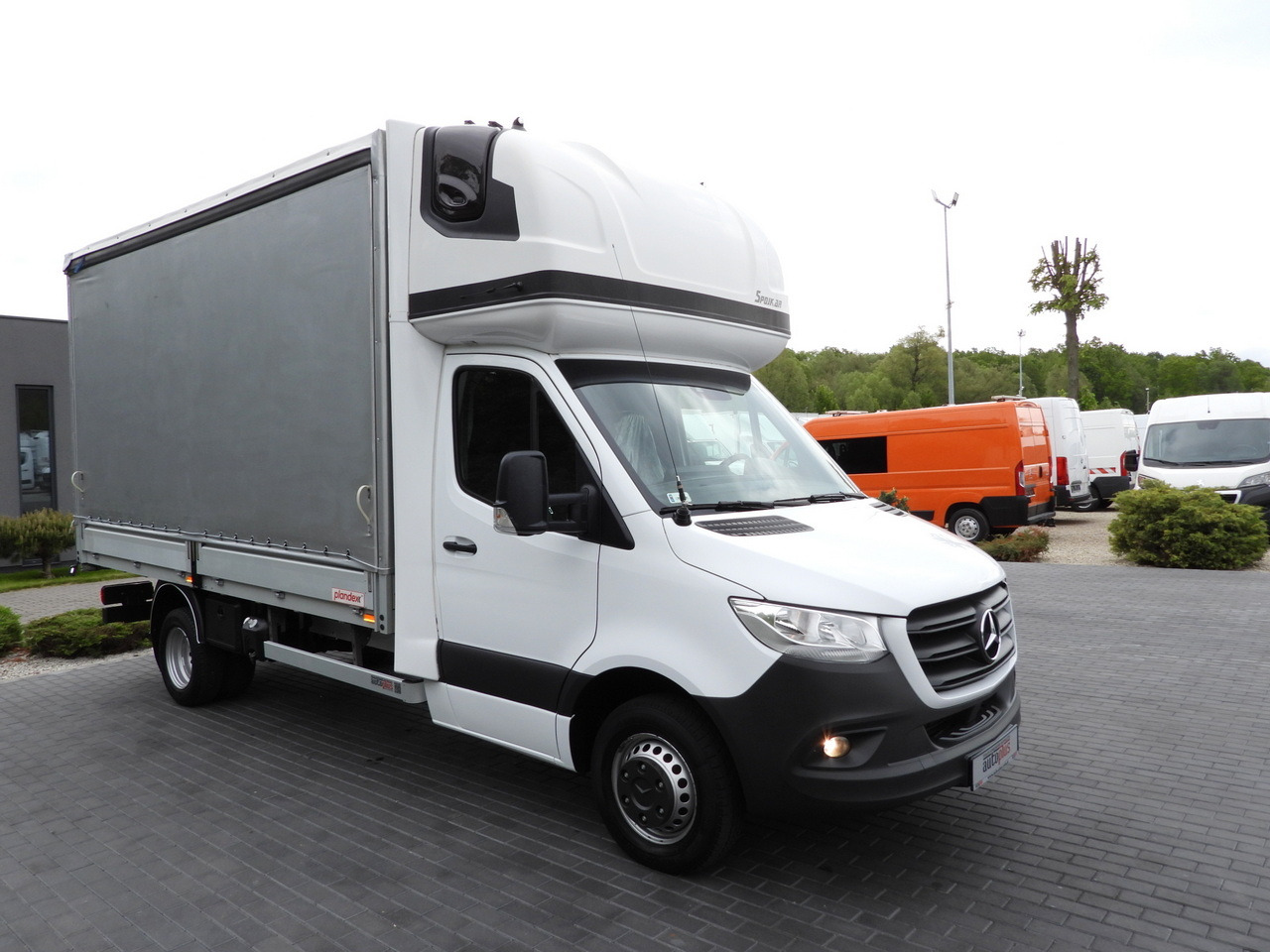 MERCEDES SPRINTER 519 TARPAULIN 8 PALLETS WEBASTO CRUISE CONTROL TWIN WHEELS AIR CONDITIONING 190HP - Furgoneta con lona: foto 4 MERCEDES SPRINTER 519 TARPAULIN 8 PALLETS WEBASTO CRUISE CONTROL TWIN WHEELS AIR CONDITIONING 190HP - Furgoneta con lona: foto 4