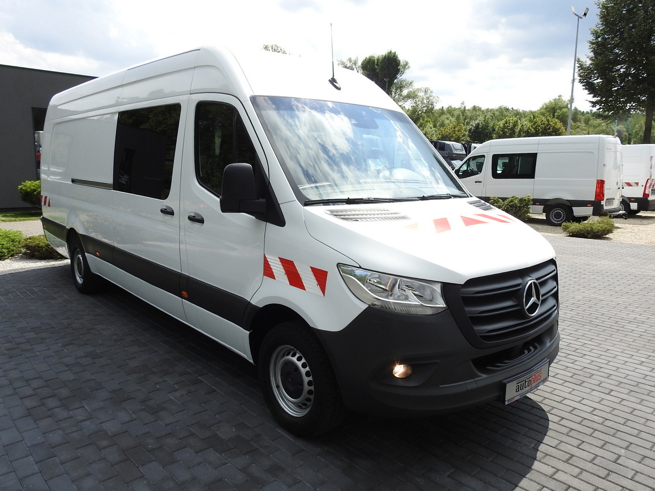 MERCEDES SPRINTER BOX DELIVERY VAN 5 SEATS CRUISE CONTROL NAVIGATION AIR CONDITIONING AUTOMATIC TRANSMISSION   160HP - Furgón: foto 4 MERCEDES SPRINTER BOX DELIVERY VAN 5 SEATS CRUISE CONTROL NAVIGATION AIR CONDITIONING AUTOMATIC TRANSMISSION   160HP - Furgón: foto 4