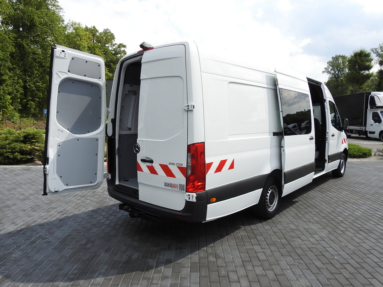 MERCEDES SPRINTER BOX DELIVERY VAN 5 SEATS CRUISE CONTROL NAVIGATION AIR CONDITIONING AUTOMATIC TRANSMISSION   160HP - Furgón: foto 3 MERCEDES SPRINTER BOX DELIVERY VAN 5 SEATS CRUISE CONTROL NAVIGATION AIR CONDITIONING AUTOMATIC TRANSMISSION   160HP - Furgón: foto 3