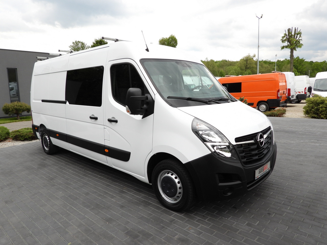 OPEL MOVANO  BOX DELIVERY VAN 7 SEATS CRUISE CONTROL LED LIGHTS AIR CONDITIONING  135HP - Furgón: foto 4 OPEL MOVANO  BOX DELIVERY VAN 7 SEATS CRUISE CONTROL LED LIGHTS AIR CONDITIONING  135HP - Furgón: foto 4