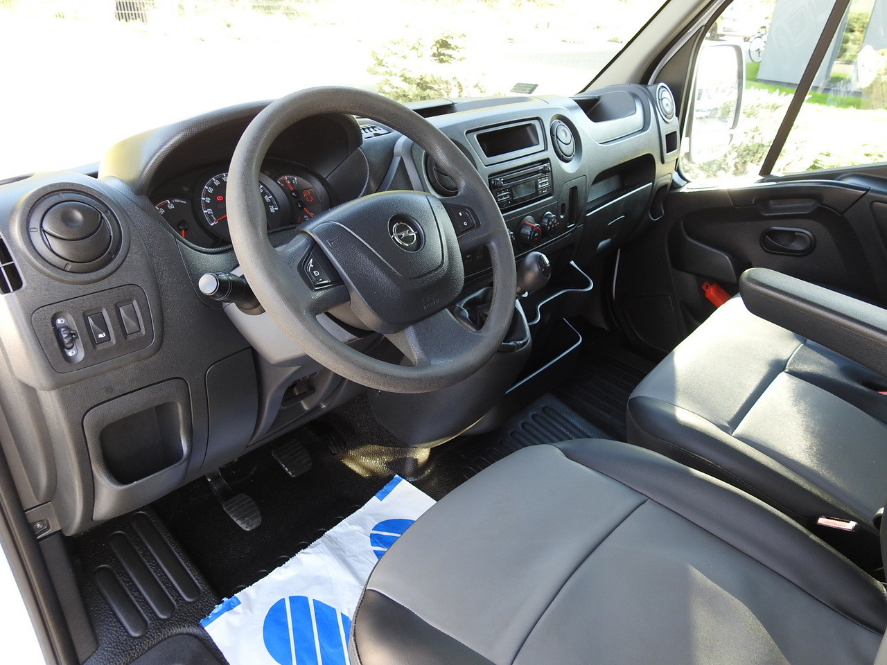 OPEL MOVANO STAKE BODY DOUBLE CABIN DOKA 7 SEATS CRUISE CONTROL AIR CONDITIONING 130HP - Furgoneta combi: foto 2 OPEL MOVANO STAKE BODY DOUBLE CABIN DOKA 7 SEATS CRUISE CONTROL AIR CONDITIONING 130HP - Furgoneta combi: foto 2