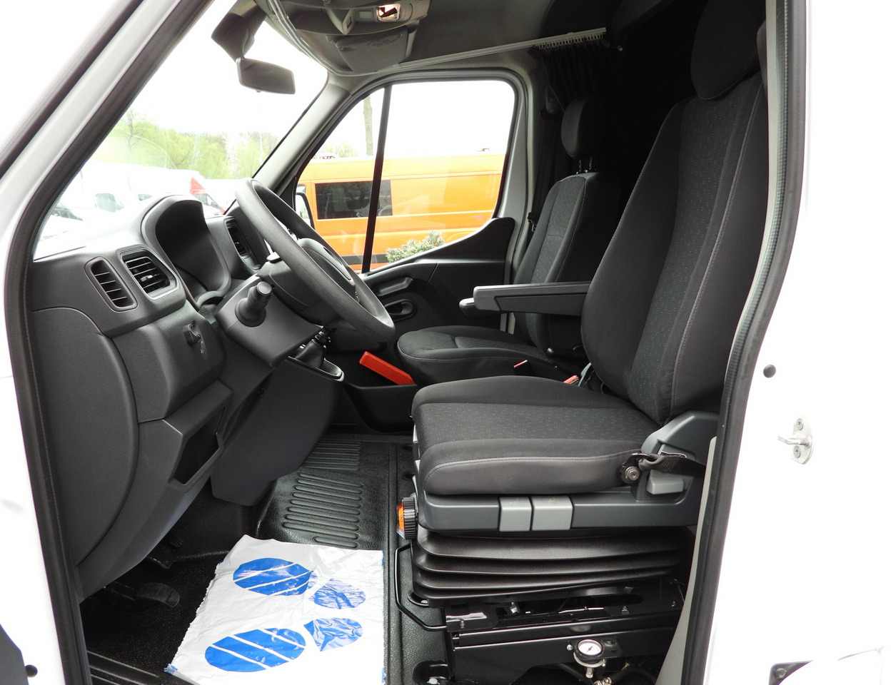 Furgoneta con lona OPEL MOVANO  TARPAULIN 10 PALLETS WEBASTO CRUISE CONTROL LED LIGHTS PNEUMATICS AIR CONDITIONING  165HP: foto 28