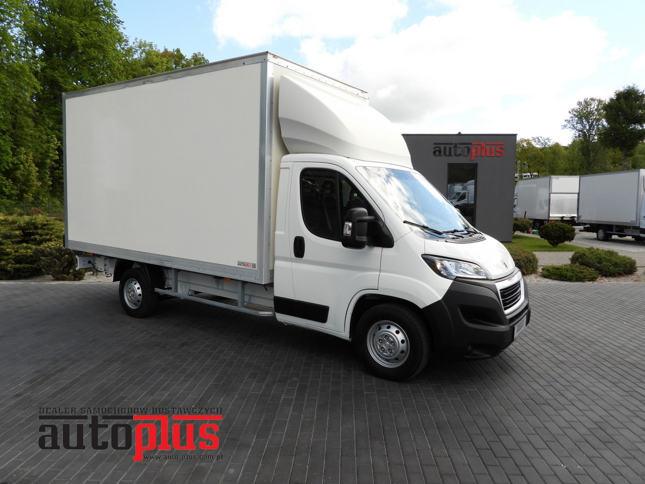 PEUGEOT BOXER BOX 8 PALLETS CRUISE CONTROL AIR CONDITIONING 130HP - Furgoneta caja cerrada: foto 1 PEUGEOT BOXER BOX 8 PALLETS CRUISE CONTROL AIR CONDITIONING 130HP - Furgoneta caja cerrada: foto 1