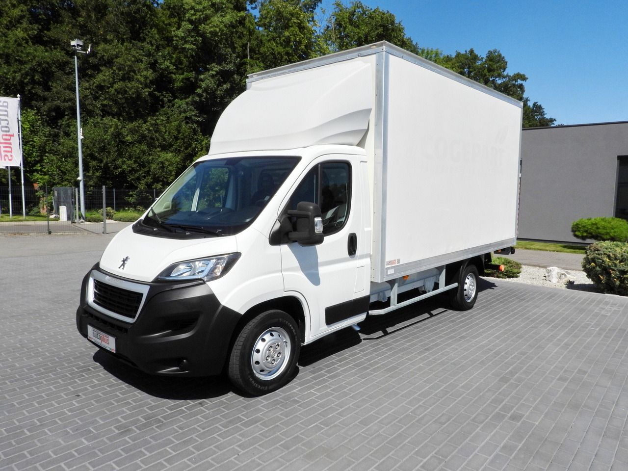 Furgoneta caja cerrada PEUGEOT BOXER BOX LIFT 8 PALLETS CRUISE CONTROL AIR CONDITIONING 130HP: foto 6 Furgoneta caja cerrada PEUGEOT BOXER BOX LIFT 8 PALLETS CRUISE CONTROL AIR CONDITIONING 130HP: foto 6