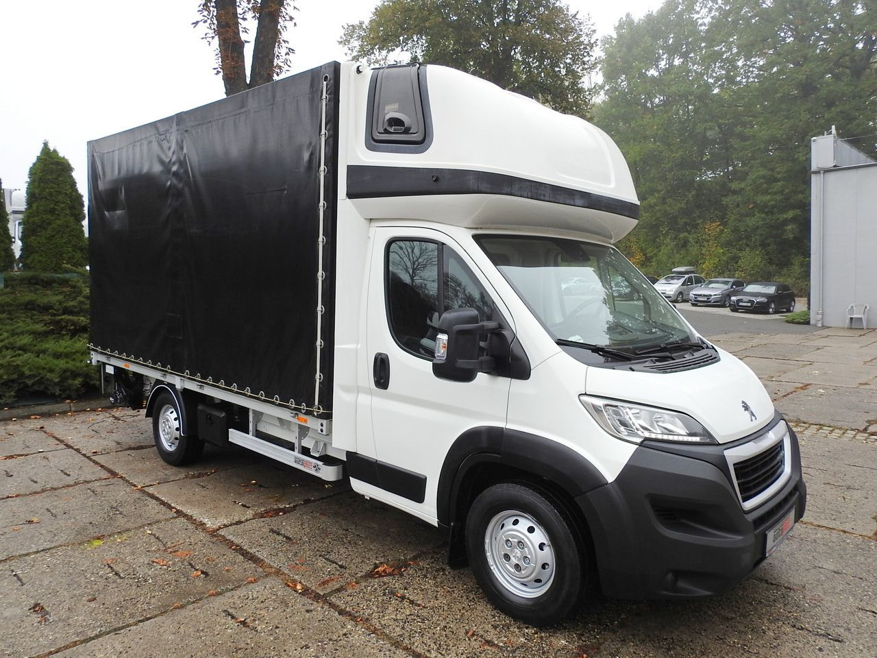 PEUGEOT BOXER TARPAULIN LIFT 8 PALLETS WEBASTO LED LIGHTS AIR CONDITIONING 165HP - Furgoneta con lona: foto 4 PEUGEOT BOXER TARPAULIN LIFT 8 PALLETS WEBASTO LED LIGHTS AIR CONDITIONING 165HP - Furgoneta con lona: foto 4