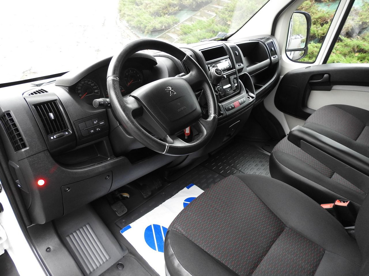 PEUGEOT BOXER TARPAULIN LIFT 8 PALLETS WEBASTO LED LIGHTS AIR CONDITIONING 165HP - Furgoneta con lona: foto 2 PEUGEOT BOXER TARPAULIN LIFT 8 PALLETS WEBASTO LED LIGHTS AIR CONDITIONING 165HP - Furgoneta con lona: foto 2