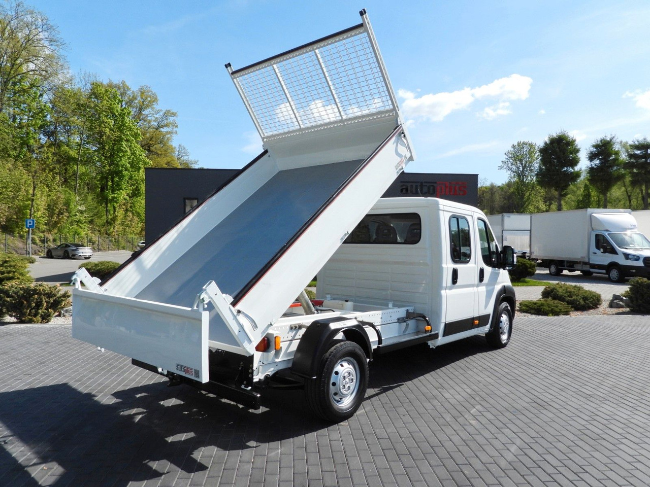 Peugeot BOXER KIPPER DOPPELKABINE DOKA 7 SITZE TEMPOMAT - Furgoneta basculante, Furgoneta combi: foto 3 Peugeot BOXER KIPPER DOPPELKABINE DOKA 7 SITZE TEMPOMAT - Furgoneta basculante, Furgoneta combi: foto 3