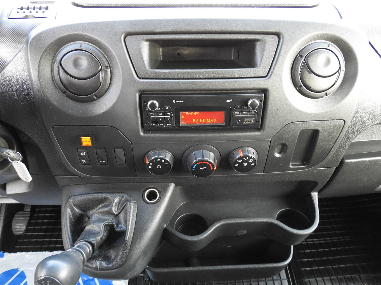 Furgón RENAULT MASTER BOX DELIVERY VAN 7 SEATS CRUISE CONTROL AIR CONDITIONING 130HP: foto 28 Furgón RENAULT MASTER BOX DELIVERY VAN 7 SEATS CRUISE CONTROL AIR CONDITIONING 130HP: foto 28