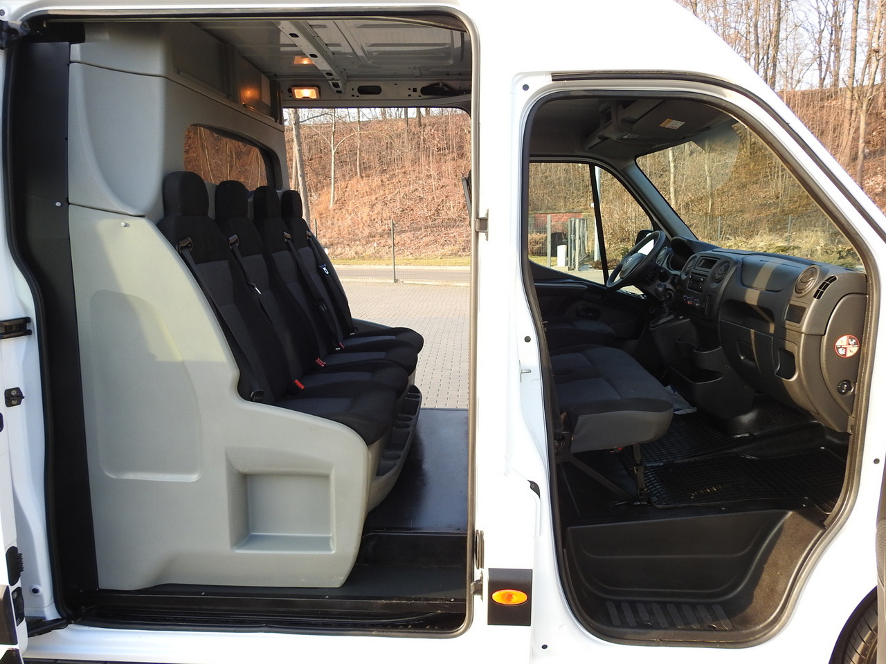 Furgón RENAULT MASTER BOX DELIVERY VAN 7 SEATS CRUISE CONTROL AIR CONDITIONING 130HP: foto 34 Furgón RENAULT MASTER BOX DELIVERY VAN 7 SEATS CRUISE CONTROL AIR CONDITIONING 130HP: foto 34