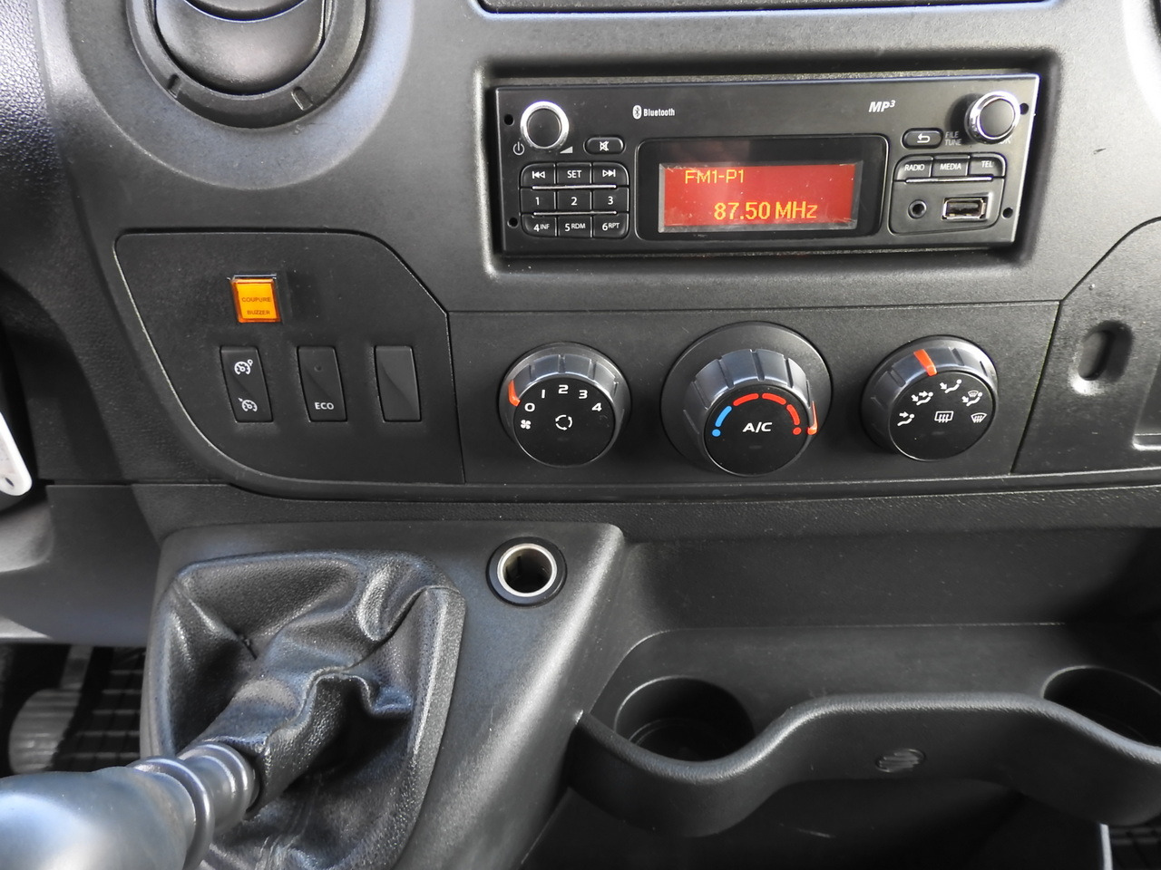 Furgón RENAULT MASTER BOX DELIVERY VAN 7 SEATS CRUISE CONTROL AIR CONDITIONING 130HP: foto 29 Furgón RENAULT MASTER BOX DELIVERY VAN 7 SEATS CRUISE CONTROL AIR CONDITIONING 130HP: foto 29