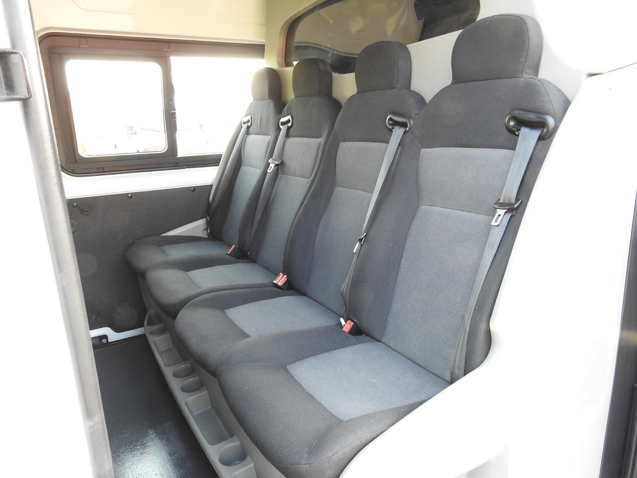 Furgón RENAULT MASTER BOX DELIVERY VAN 7 SEATS CRUISE CONTROL AIR CONDITIONING 130HP: foto 33 Furgón RENAULT MASTER BOX DELIVERY VAN 7 SEATS CRUISE CONTROL AIR CONDITIONING 130HP: foto 33