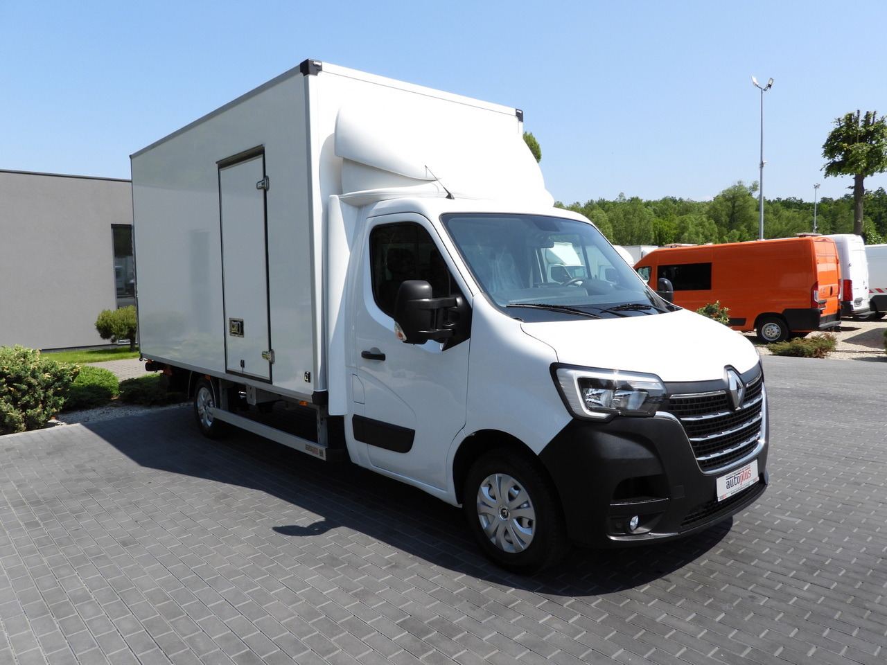 RENAULT MASTER BOX LIFT 8 PALLETS CRUISE CONTROL LED LIGHTS AIR CONDITIONING 165HP - Furgoneta frigorifica: foto 4 RENAULT MASTER BOX LIFT 8 PALLETS CRUISE CONTROL LED LIGHTS AIR CONDITIONING 165HP - Furgoneta frigorifica: foto 4