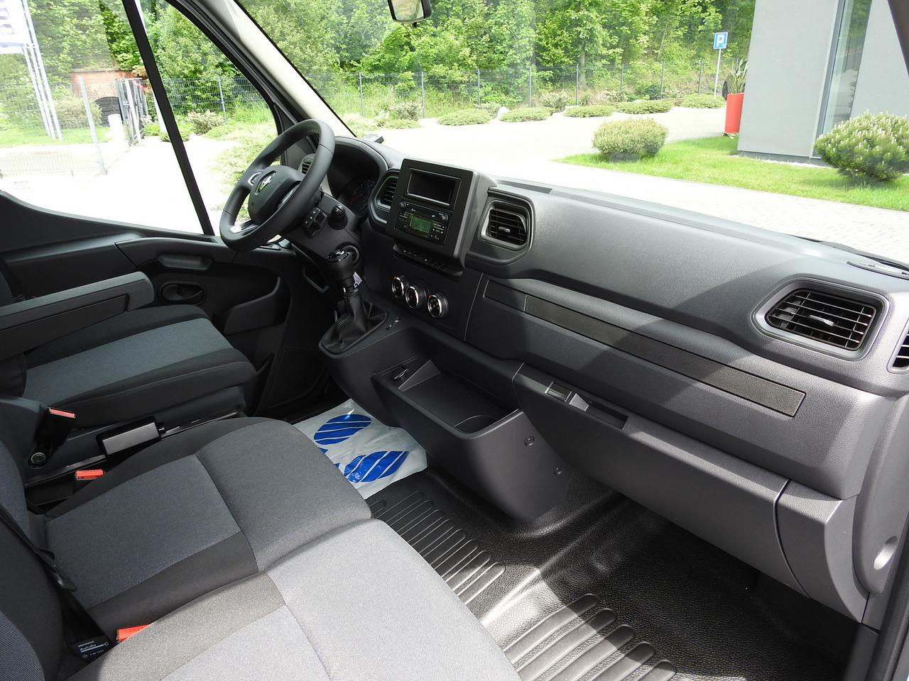 Arrendamiento de RENAULT MASTER NEW REGRIGERATOR BOX -10*C 8 PALLETS CRUISE CONTROL AIR CONDITIONING LED LIGHTS GUARANTEE 165HP RENAULT MASTER NEW REGRIGERATOR BOX -10*C 8 PALLETS CRUISE CONTROL AIR CONDITIONING LED LIGHTS GUARANTEE 165HP: foto 40 Arrendamiento de RENAULT MASTER NEW REGRIGERATOR BOX -10*C 8 PALLETS CRUISE CONTROL AIR CONDITIONING LED LIGHTS GUARANTEE 165HP RENAULT MASTER NEW REGRIGERATOR BOX -10*C 8 PALLETS CRUISE CONTROL AIR CONDITIONING LED LIGHTS GUARANTEE 165HP: foto 40