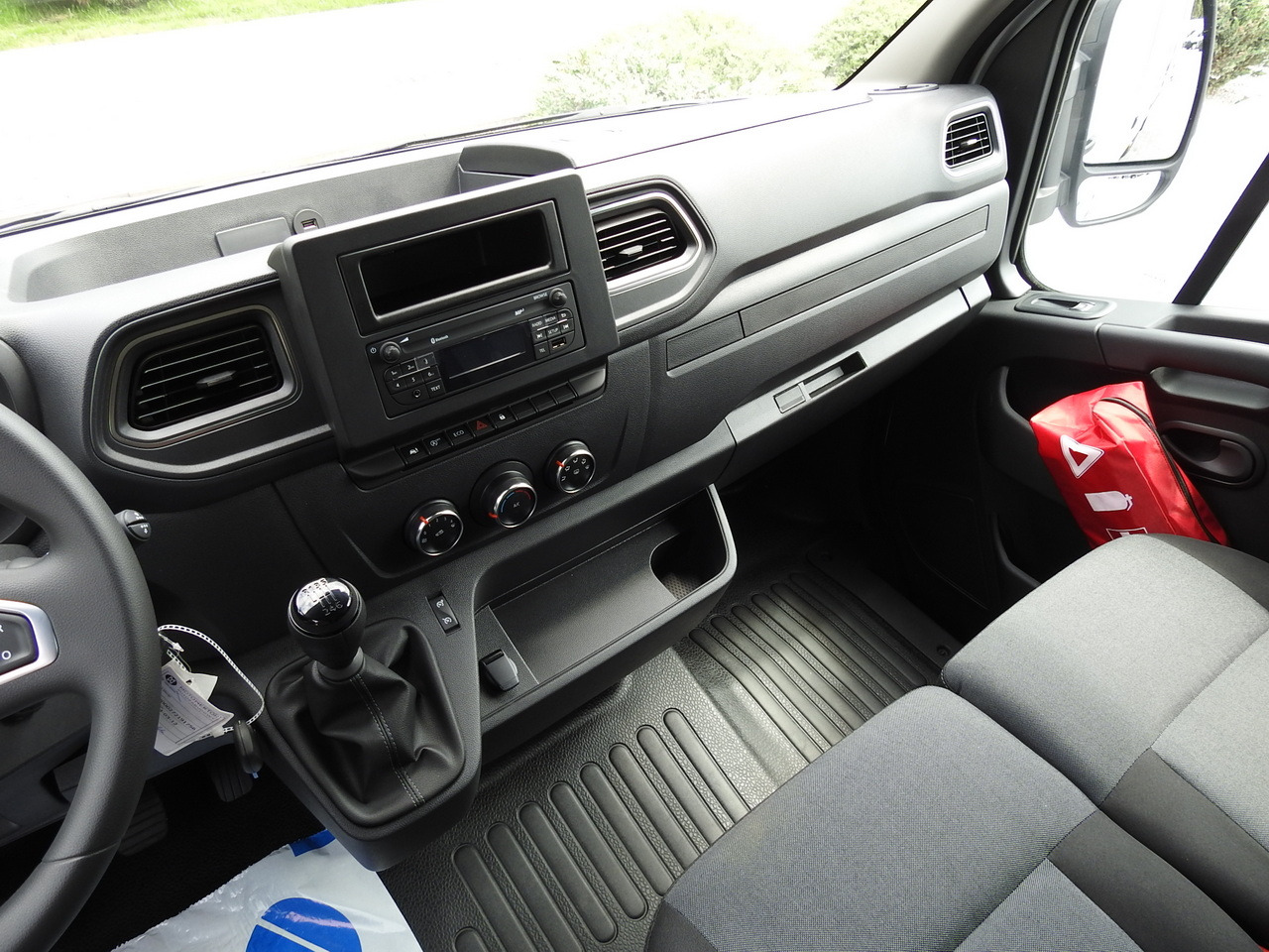 Arrendamiento de RENAULT MASTER NEW REGRIGERATOR BOX -10*C 8 PALLETS CRUISE CONTROL AIR CONDITIONING LED LIGHTS GUARANTEE 165HP RENAULT MASTER NEW REGRIGERATOR BOX -10*C 8 PALLETS CRUISE CONTROL AIR CONDITIONING LED LIGHTS GUARANTEE 165HP: foto 32 Arrendamiento de RENAULT MASTER NEW REGRIGERATOR BOX -10*C 8 PALLETS CRUISE CONTROL AIR CONDITIONING LED LIGHTS GUARANTEE 165HP RENAULT MASTER NEW REGRIGERATOR BOX -10*C 8 PALLETS CRUISE CONTROL AIR CONDITIONING LED LIGHTS GUARANTEE 165HP: foto 32