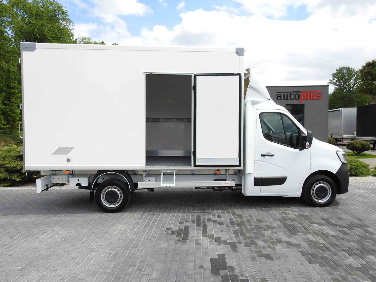 Arrendamiento de RENAULT MASTER NEW REGRIGERATOR BOX -10*C 8 PALLETS CRUISE CONTROL AIR CONDITIONING LED LIGHTS GUARANTEE 165HP RENAULT MASTER NEW REGRIGERATOR BOX -10*C 8 PALLETS CRUISE CONTROL AIR CONDITIONING LED LIGHTS GUARANTEE 165HP: foto 8 Arrendamiento de RENAULT MASTER NEW REGRIGERATOR BOX -10*C 8 PALLETS CRUISE CONTROL AIR CONDITIONING LED LIGHTS GUARANTEE 165HP RENAULT MASTER NEW REGRIGERATOR BOX -10*C 8 PALLETS CRUISE CONTROL AIR CONDITIONING LED LIGHTS GUARANTEE 165HP: foto 8