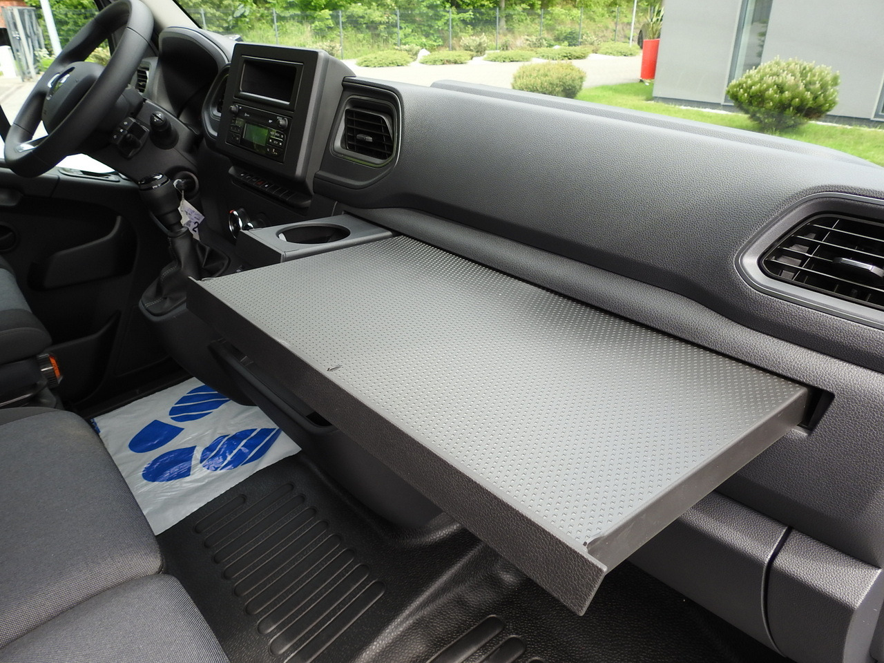 Arrendamiento de RENAULT MASTER NEW REGRIGERATOR BOX -10*C 8 PALLETS CRUISE CONTROL AIR CONDITIONING LED LIGHTS GUARANTEE 165HP RENAULT MASTER NEW REGRIGERATOR BOX -10*C 8 PALLETS CRUISE CONTROL AIR CONDITIONING LED LIGHTS GUARANTEE 165HP: foto 41 Arrendamiento de RENAULT MASTER NEW REGRIGERATOR BOX -10*C 8 PALLETS CRUISE CONTROL AIR CONDITIONING LED LIGHTS GUARANTEE 165HP RENAULT MASTER NEW REGRIGERATOR BOX -10*C 8 PALLETS CRUISE CONTROL AIR CONDITIONING LED LIGHTS GUARANTEE 165HP: foto 41