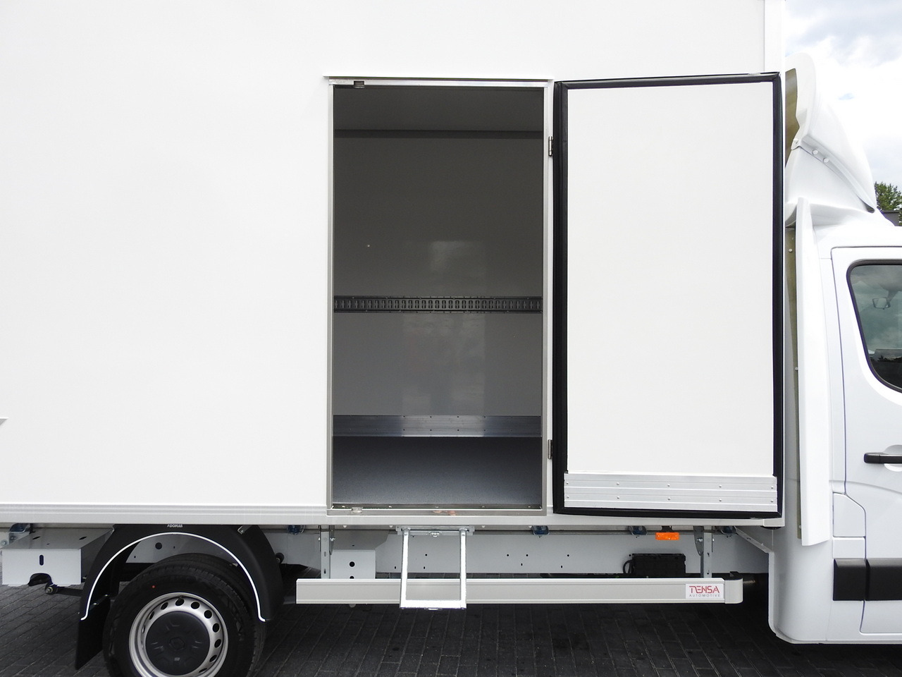 Arrendamiento de RENAULT MASTER NEW REGRIGERATOR BOX -10*C 8 PALLETS CRUISE CONTROL AIR CONDITIONING LED LIGHTS GUARANTEE 165HP RENAULT MASTER NEW REGRIGERATOR BOX -10*C 8 PALLETS CRUISE CONTROL AIR CONDITIONING LED LIGHTS GUARANTEE 165HP: foto 23 Arrendamiento de RENAULT MASTER NEW REGRIGERATOR BOX -10*C 8 PALLETS CRUISE CONTROL AIR CONDITIONING LED LIGHTS GUARANTEE 165HP RENAULT MASTER NEW REGRIGERATOR BOX -10*C 8 PALLETS CRUISE CONTROL AIR CONDITIONING LED LIGHTS GUARANTEE 165HP: foto 23