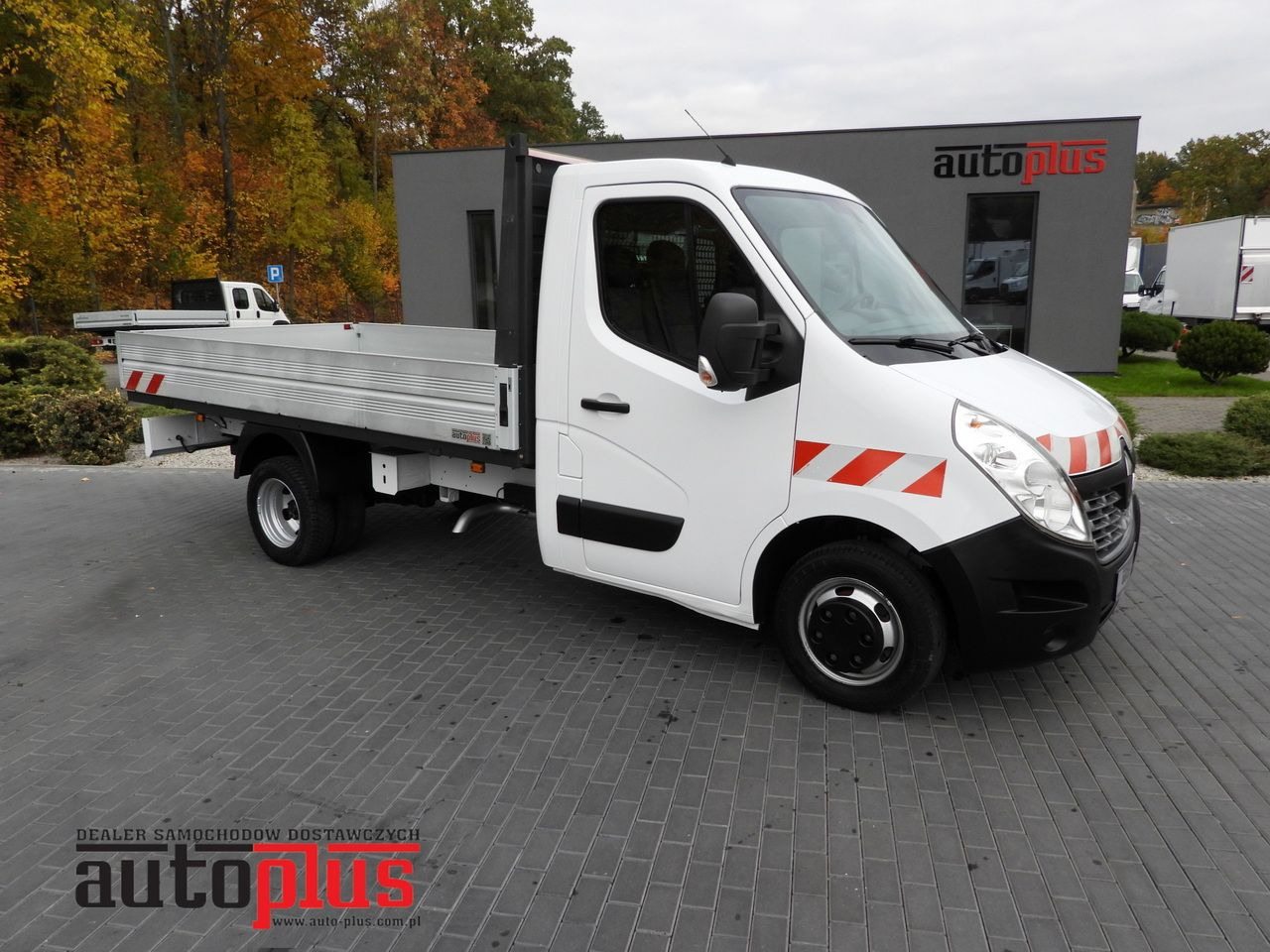 RENAULT MASTER STAKE BODY CRUISE CONTROL NAVIGATION TWIN WHEELS AIR CONDITIONING 130HP - Furgoneta caja abierta: foto 1 RENAULT MASTER STAKE BODY CRUISE CONTROL NAVIGATION TWIN WHEELS AIR CONDITIONING 130HP - Furgoneta caja abierta: foto 1