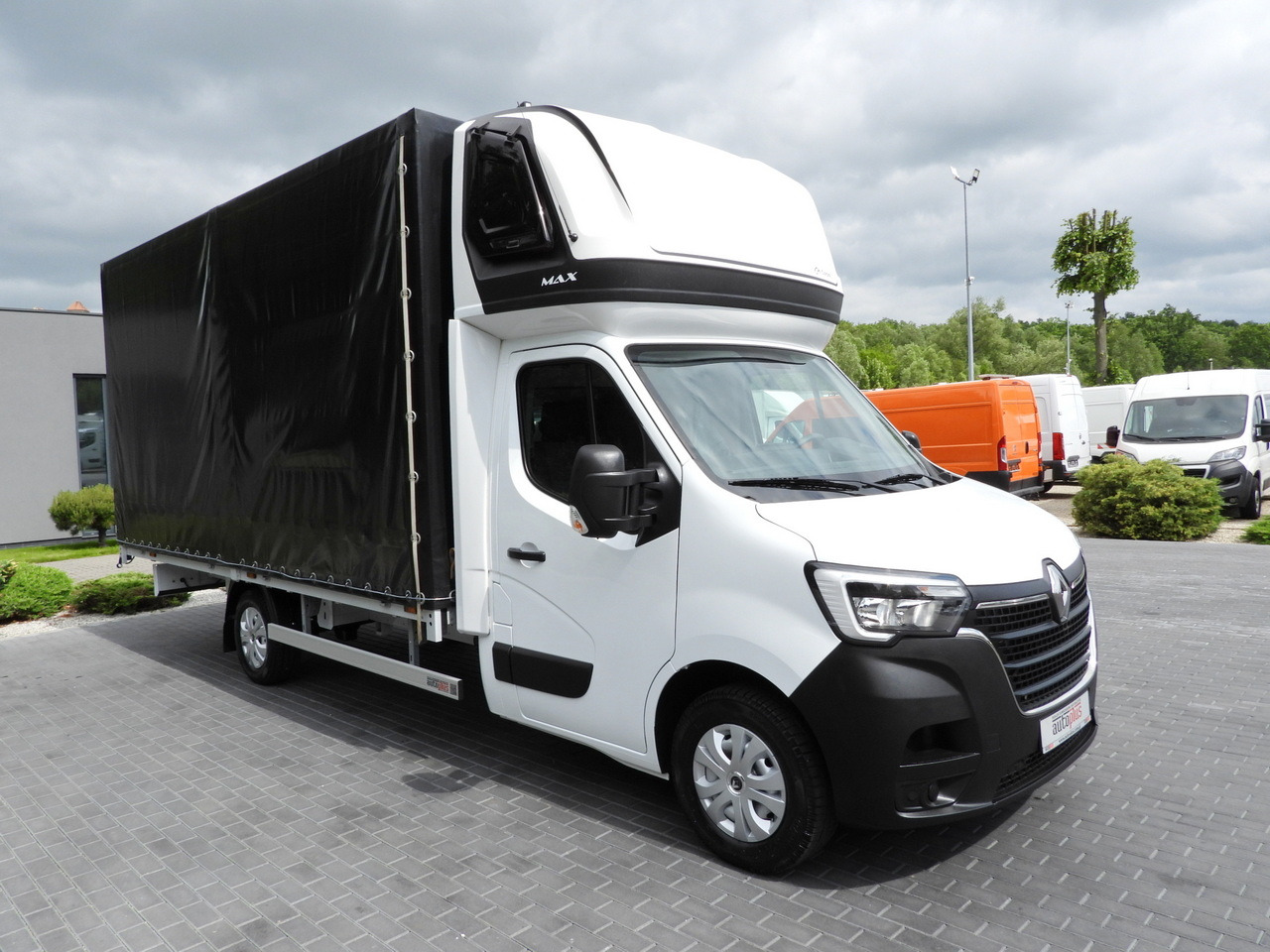 RENAULT MASTER  TARPAULIN 10 PALLETS CRUISE CONTROL LED LIGHTS AIR CONDITIONING  165HP - Furgoneta con lona: foto 4 RENAULT MASTER  TARPAULIN 10 PALLETS CRUISE CONTROL LED LIGHTS AIR CONDITIONING  165HP - Furgoneta con lona: foto 4