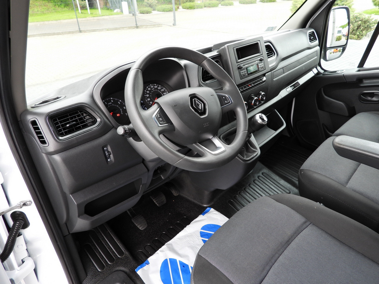 RENAULT MASTER  TARPAULIN 10 PALLETS CRUISE CONTROL LED LIGHTS PNEUMATICS AIR CONDITIONING  165HP - Furgoneta con lona: foto 2 RENAULT MASTER  TARPAULIN 10 PALLETS CRUISE CONTROL LED LIGHTS PNEUMATICS AIR CONDITIONING  165HP - Furgoneta con lona: foto 2