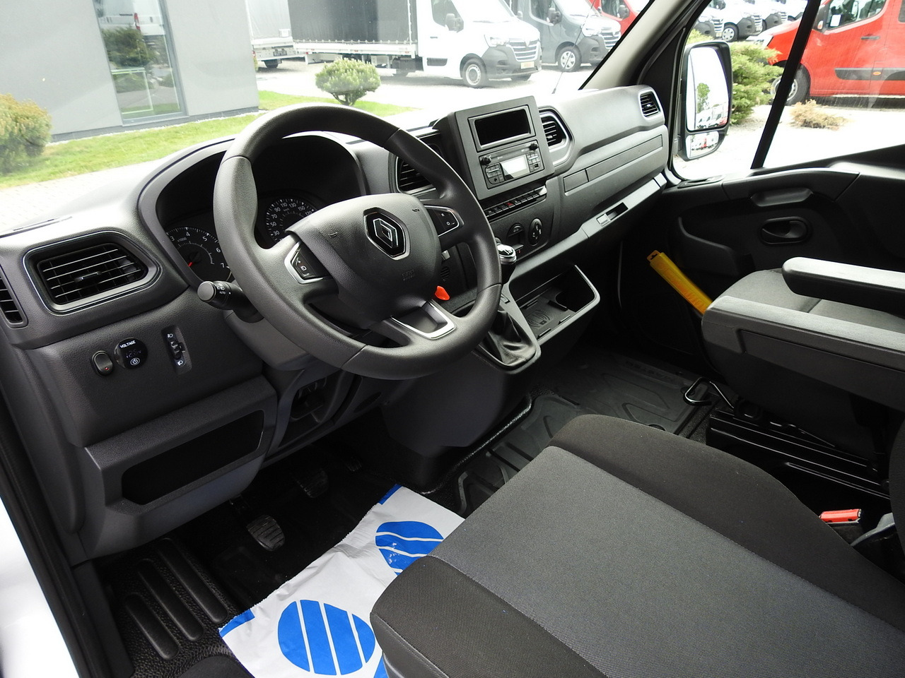 RENAULT MASTER TARPAULIN 10 PALLETS WEBASTO CRUISE CONTROL AIR CONDITIONING LED LIGHTS PNEUMATICS 165HP - Furgoneta con lona: foto 2 RENAULT MASTER TARPAULIN 10 PALLETS WEBASTO CRUISE CONTROL AIR CONDITIONING LED LIGHTS PNEUMATICS 165HP - Furgoneta con lona: foto 2