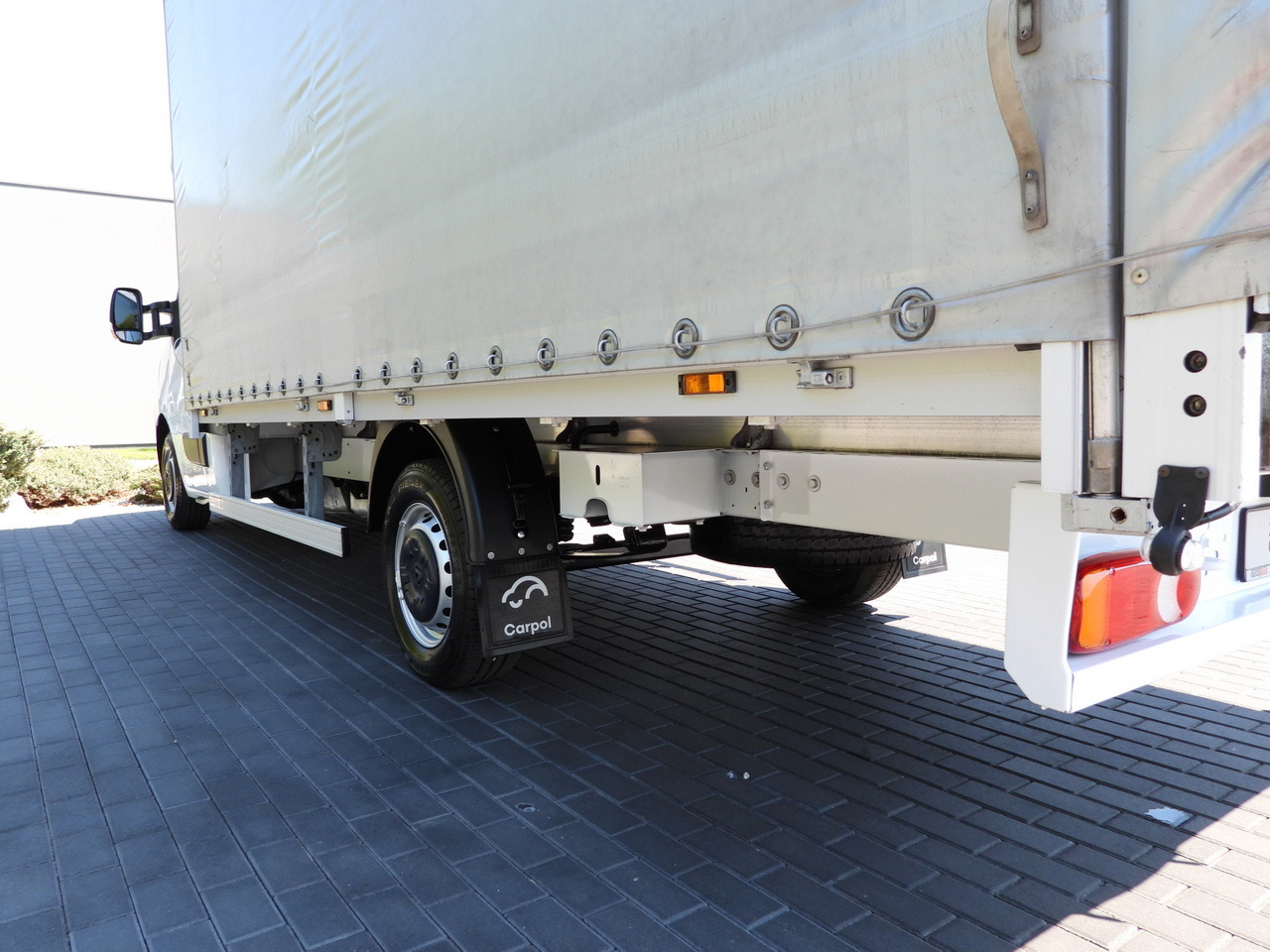 Furgoneta con lona RENAULT MASTER  TARPAULIN 10 PALLETS WEBASTO CRUISE CONTROL LED LIGHTS PNEUMATICS AIR CONDITIONING  165HP: foto 27