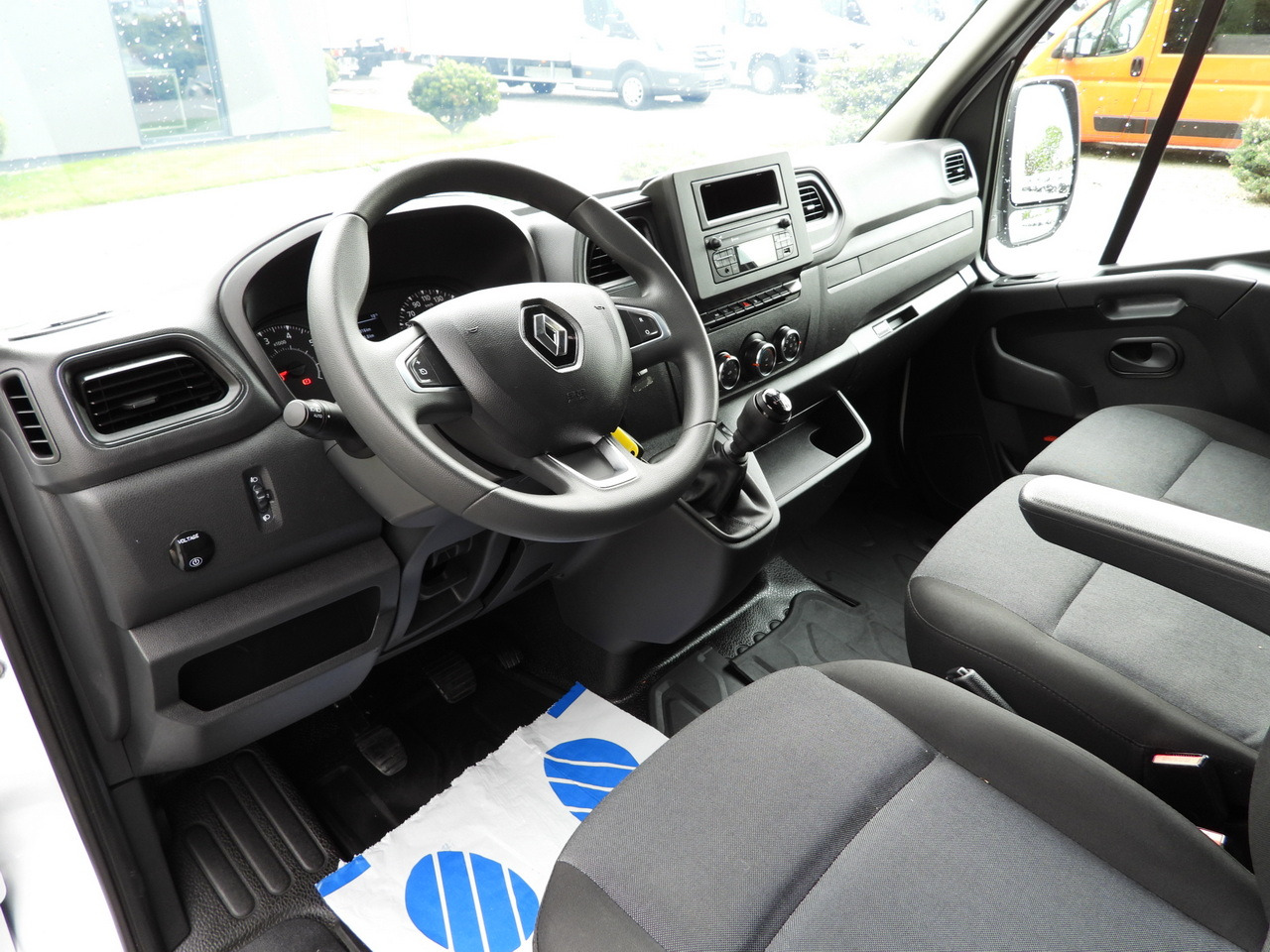 RENAULT MASTER TARPAULIN 10 PALLETS WEBASTO CRUISE CONTROL LED LIGHTS PNEUMATICS AIR CONDITIONING 165HP - Furgoneta con lona: foto 2 RENAULT MASTER TARPAULIN 10 PALLETS WEBASTO CRUISE CONTROL LED LIGHTS PNEUMATICS AIR CONDITIONING 165HP - Furgoneta con lona: foto 2