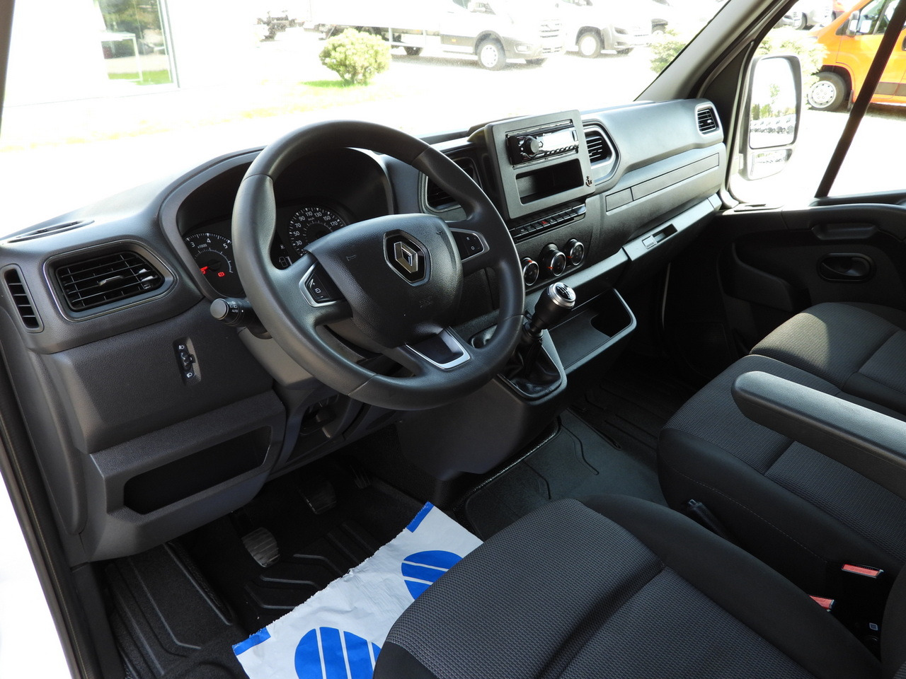 RENAULT MASTER TARPAULIN 10 PALLETS WEBASTO CRUISE CONTROL LED LIGHTS PNEUMATICS AIR CONDITIONING 165HP - Furgoneta con lona: foto 2 RENAULT MASTER TARPAULIN 10 PALLETS WEBASTO CRUISE CONTROL LED LIGHTS PNEUMATICS AIR CONDITIONING 165HP - Furgoneta con lona: foto 2
