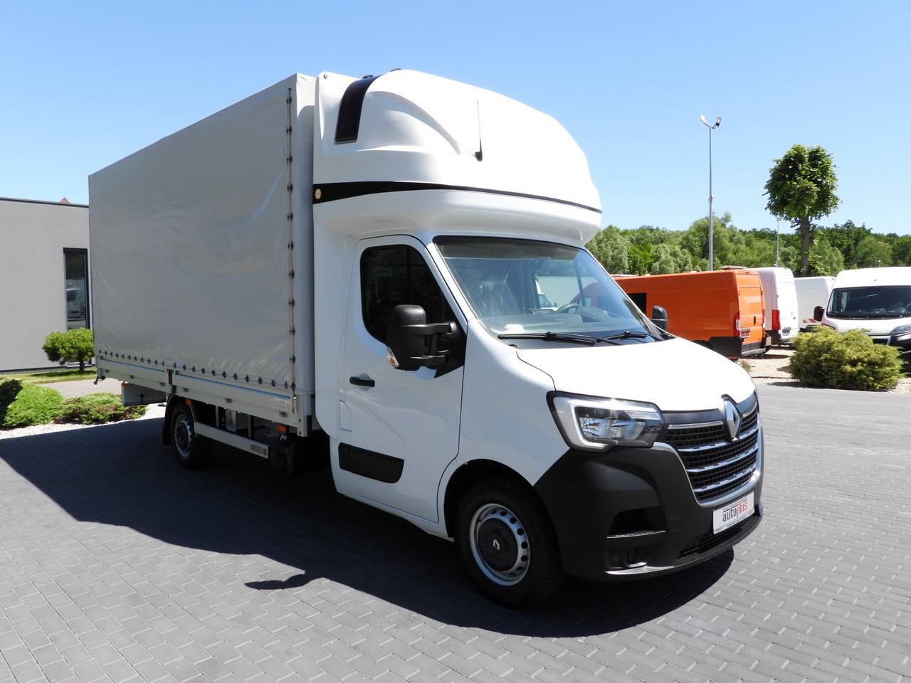 RENAULT MASTER  TARPAULIN 10 PALLETS WEBASTO CRUISE CONTROL LED LIGHTS PNEUMATICS AIR CONDITIONING  165HP - Furgoneta con lona: foto 4 RENAULT MASTER  TARPAULIN 10 PALLETS WEBASTO CRUISE CONTROL LED LIGHTS PNEUMATICS AIR CONDITIONING  165HP - Furgoneta con lona: foto 4