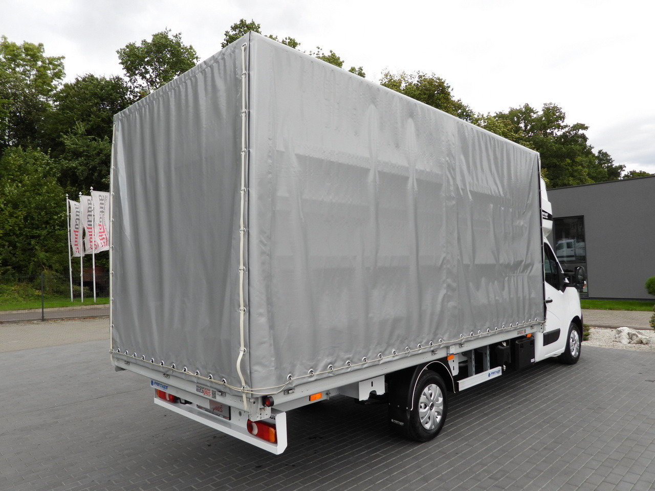 RENAULT MASTER TARPAULIN 10 PALLETS WEBASTO CRUISE CONTROL LED LIGHTS PNEUMATICS AIR CONDITIONING 165HP - Furgoneta con lona: foto 3 RENAULT MASTER TARPAULIN 10 PALLETS WEBASTO CRUISE CONTROL LED LIGHTS PNEUMATICS AIR CONDITIONING 165HP - Furgoneta con lona: foto 3