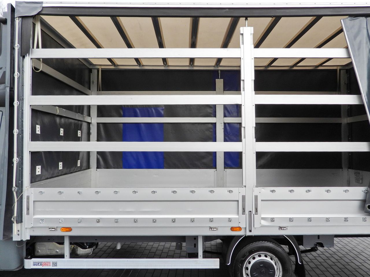 Furgoneta con lona RENAULT MASTER TARPAULIN 10 PALLETS WEBASTO CRUISE CONTROL LED LIGHTS PNEUMATICS AIR CONDITIONING  165HP: foto 24