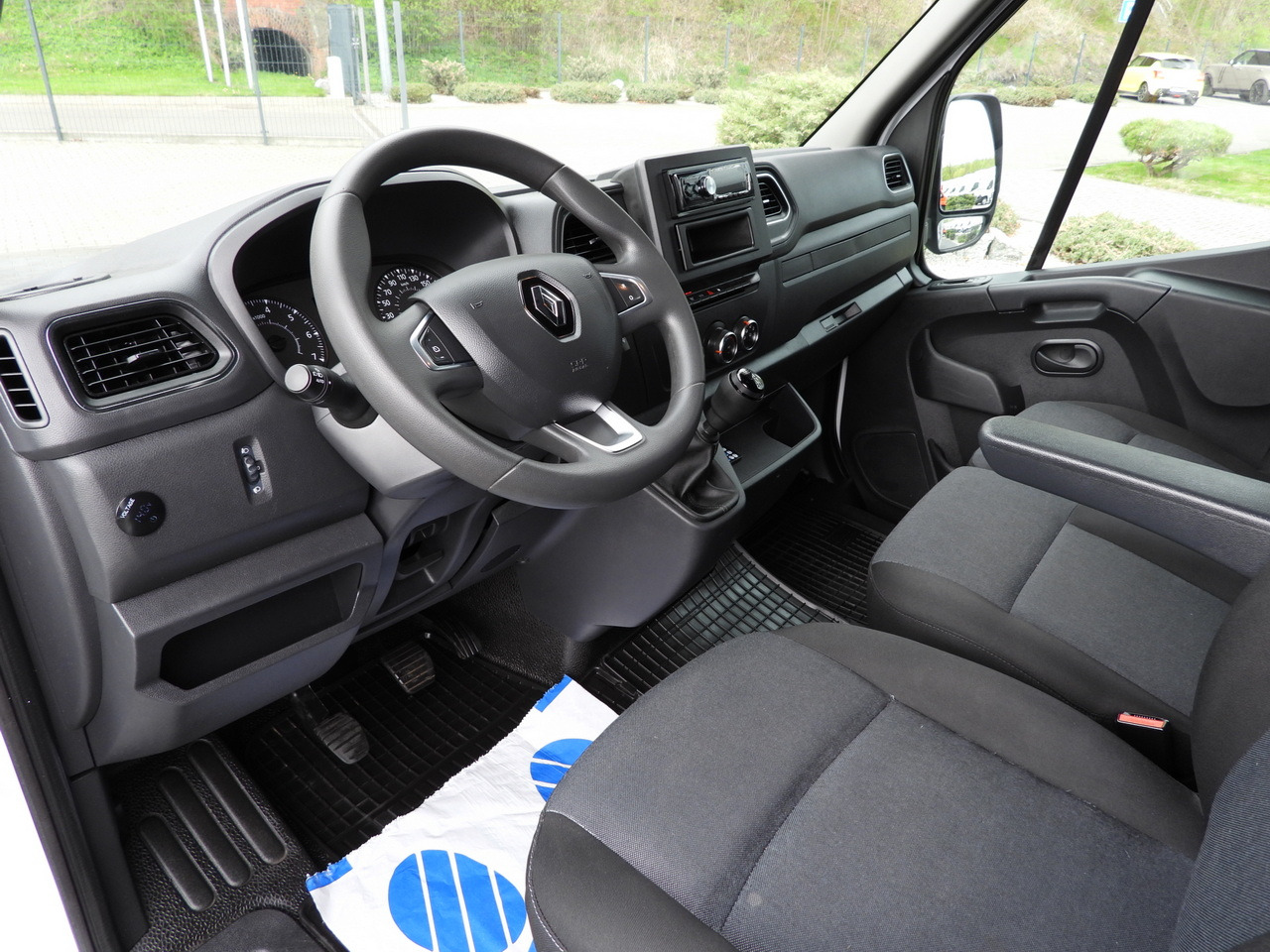 RENAULT MASTER TARPAULIN 10 PALLETS WEBASTO CRUISE CONTROL LED LIGHTS PNEUMATICS AIR CONDITIONING 165HP - Furgoneta con lona: foto 2 RENAULT MASTER TARPAULIN 10 PALLETS WEBASTO CRUISE CONTROL LED LIGHTS PNEUMATICS AIR CONDITIONING 165HP - Furgoneta con lona: foto 2