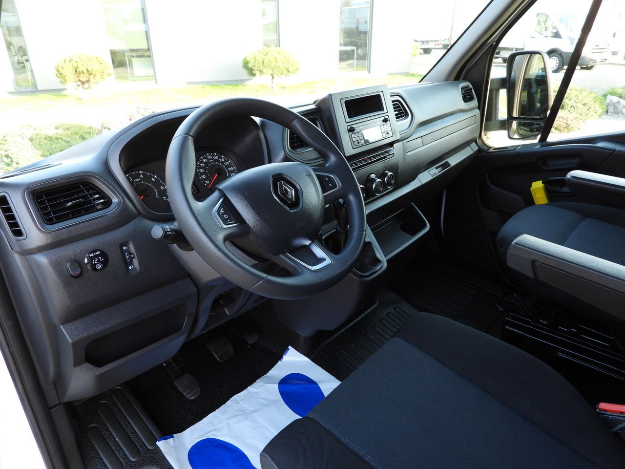 RENAULT MASTER TARPAULIN 8 PALLETS WEBASTO CRUISE CONTROL LED LIGHTS PNEUMATICS AIR CONDITIONING 165HP - Furgoneta con lona: foto 2 RENAULT MASTER TARPAULIN 8 PALLETS WEBASTO CRUISE CONTROL LED LIGHTS PNEUMATICS AIR CONDITIONING 165HP - Furgoneta con lona: foto 2