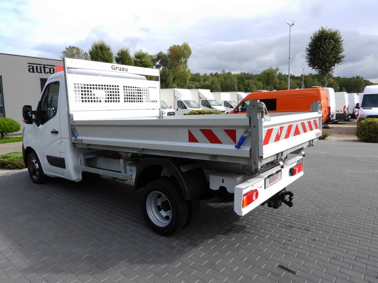 Furgoneta basculante RENAULT MASTER TIPPER CRUISE CONTROL LED LIGHTS TWIN WHEELS AIR CONDITIONING  130HP: foto 10