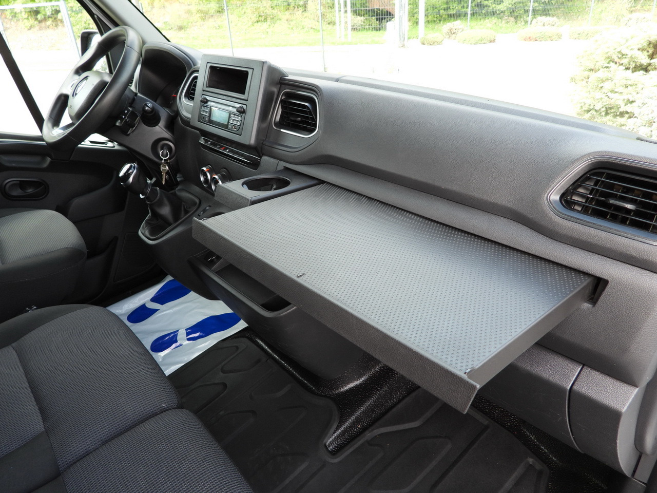 Furgoneta basculante RENAULT MASTER TIPPER CRUISE CONTROL LED LIGHTS TWIN WHEELS AIR CONDITIONING  130HP: foto 35
