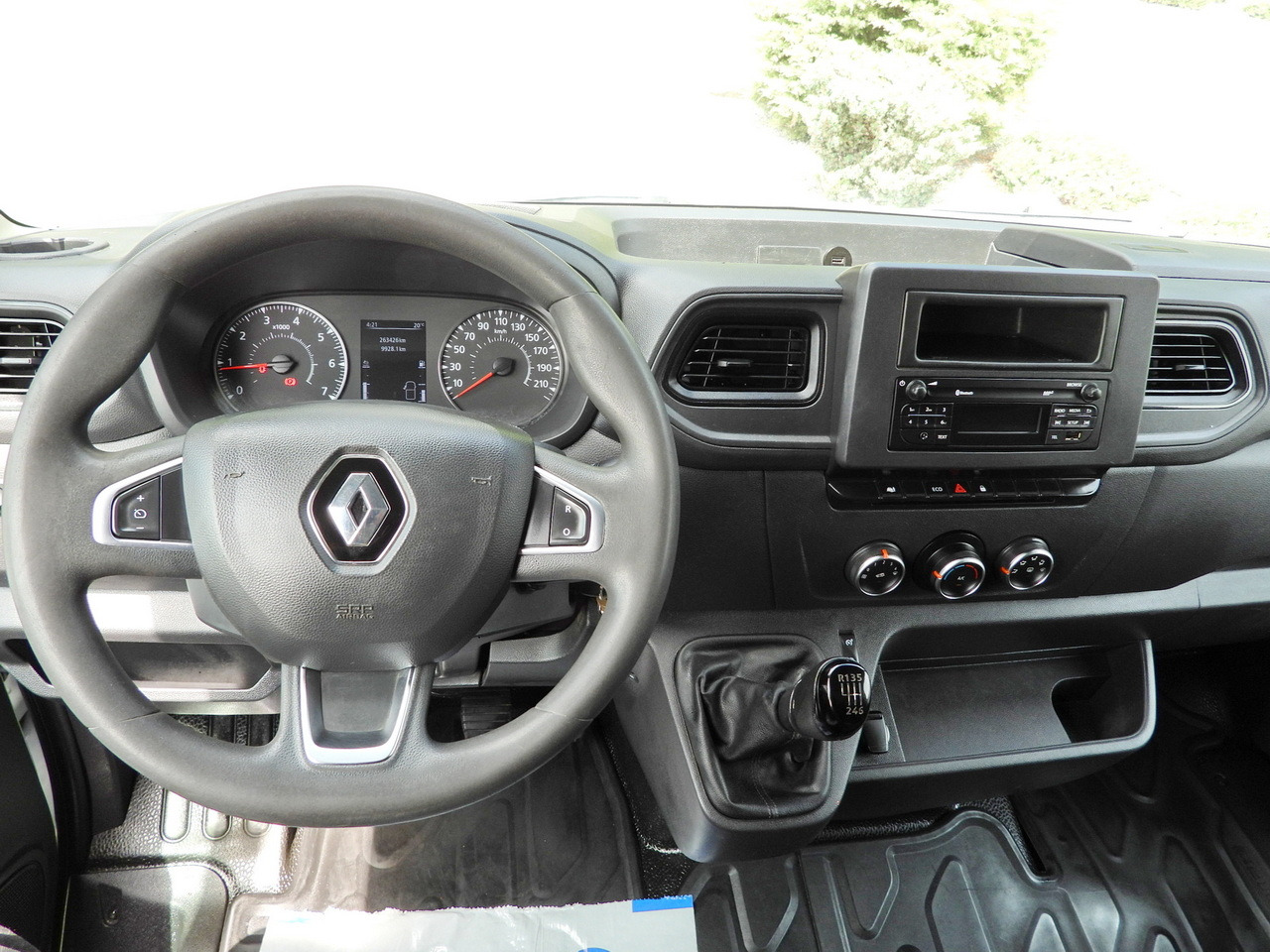 RENAULT MASTER TIPPER CRUISE CONTROL LED LIGHTS TWIN WHEELS AIR CONDITIONING 130HP - Furgoneta basculante: foto 2 RENAULT MASTER TIPPER CRUISE CONTROL LED LIGHTS TWIN WHEELS AIR CONDITIONING 130HP - Furgoneta basculante: foto 2
