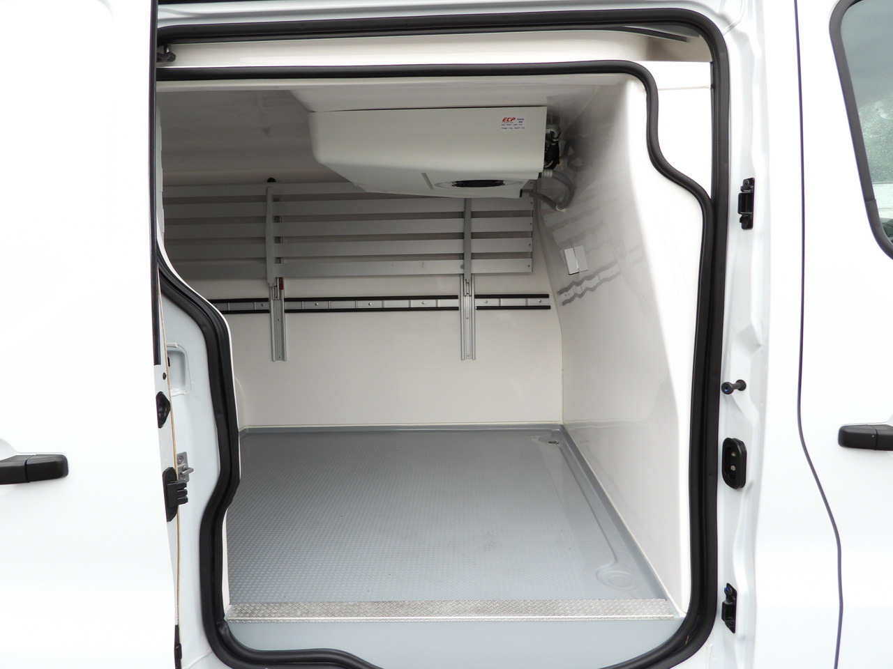 Furgoneta frigorifica RENAULT TRAFIC REFRIGERATOR VAN -5*C POWER SUPPLY 230V CRUISE CONTROL LED LIGHTS AIR CONDITIONING  120HP: foto 21